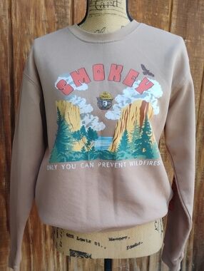 Smokey Graphic Crewneck Sweatshirt - Taupe